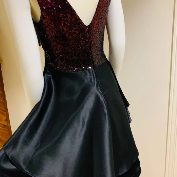 Brand New Black dress w Sequinned Red Top Size M - Picture 6 of 12